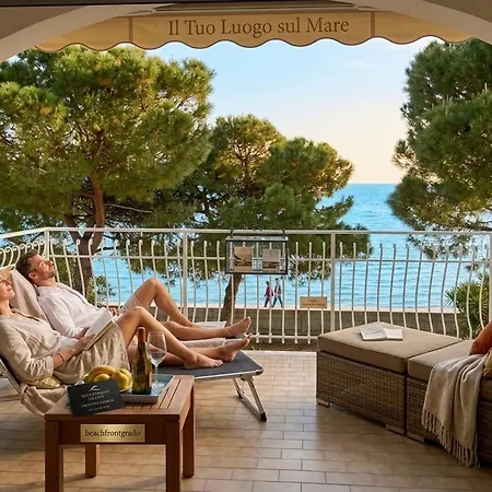 Apartment mit Meerblick am Strand Costa Azzura Apartment